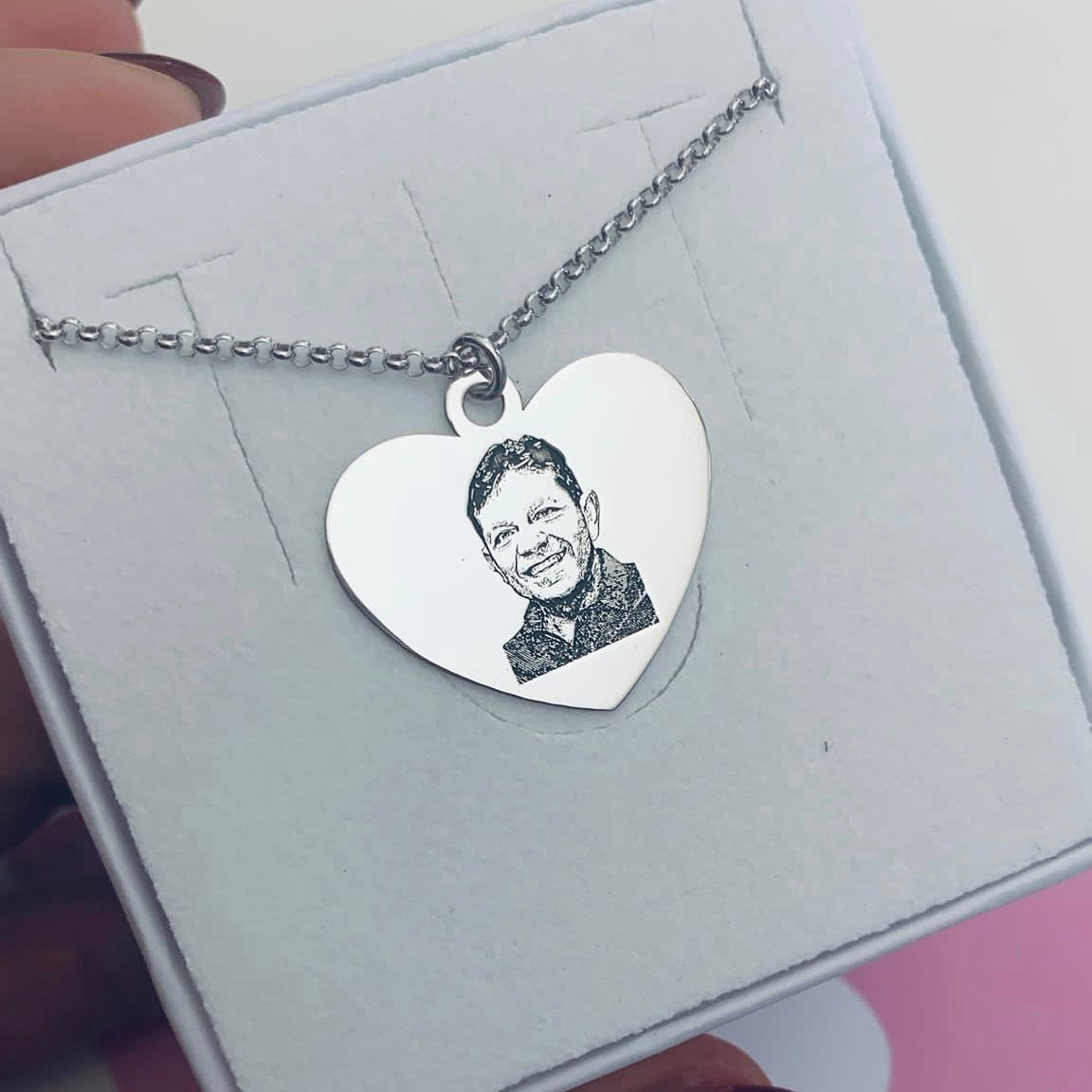 collana foto ritratto in argento 925 di Rabiosajewels. fotoincisione