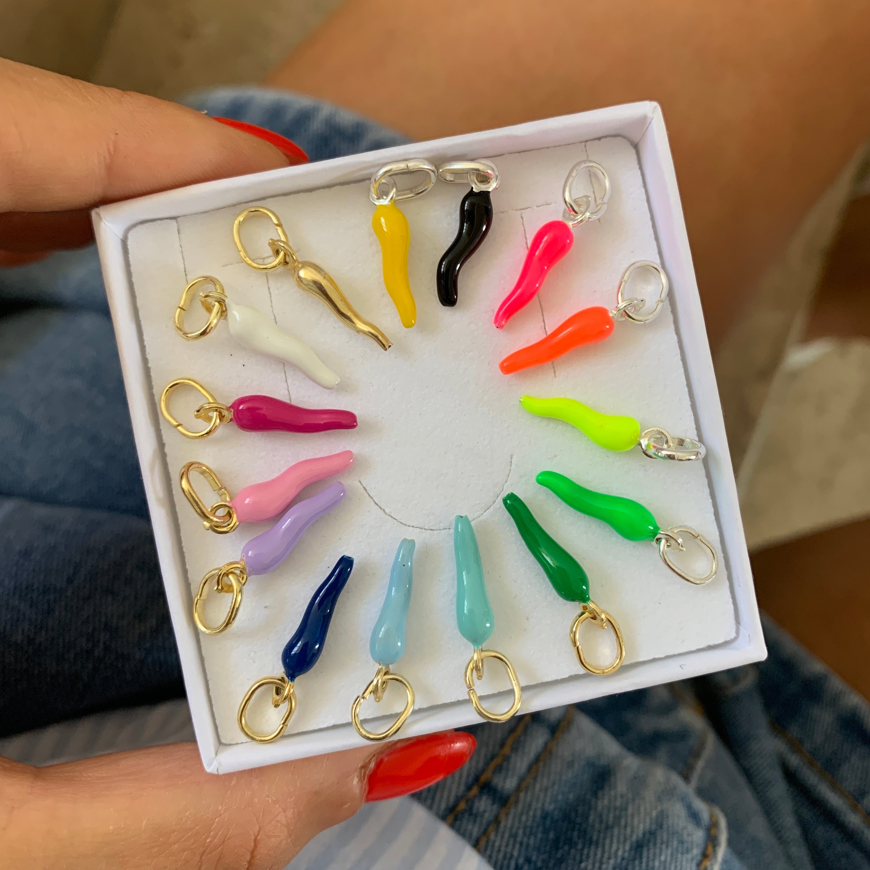 RabiosaJewels. Ciondolo corno colorato portafortuna. argento 925.