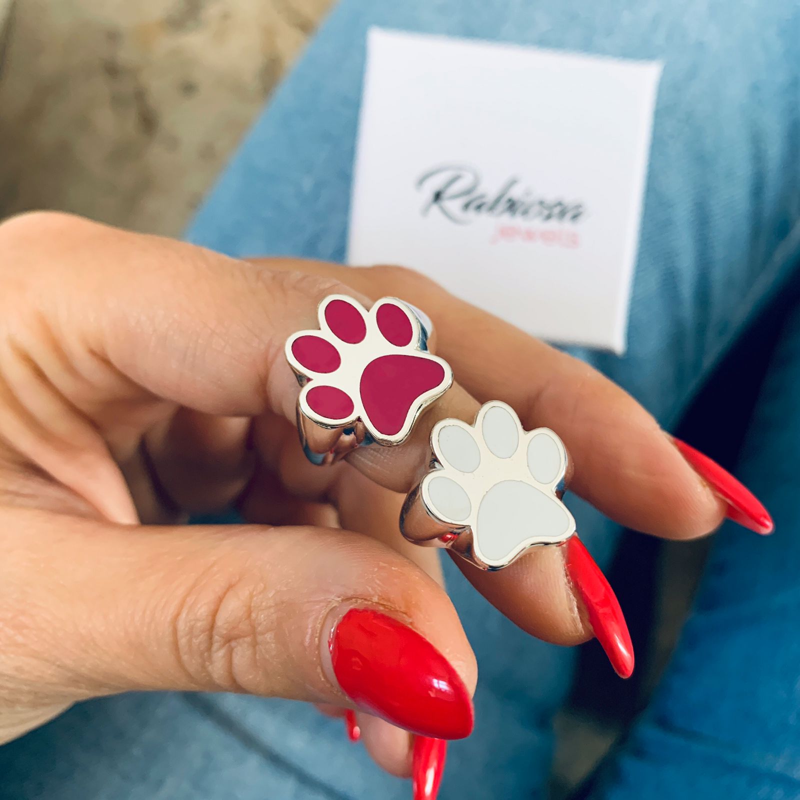 Chevalier Zampa in argento )25 di RabiosaJewels. disponibile sia da mignolo che da anulare. regolabile. possibilità di scegliere il colore dello smalto. personalizzabile con incisioni nei laterali