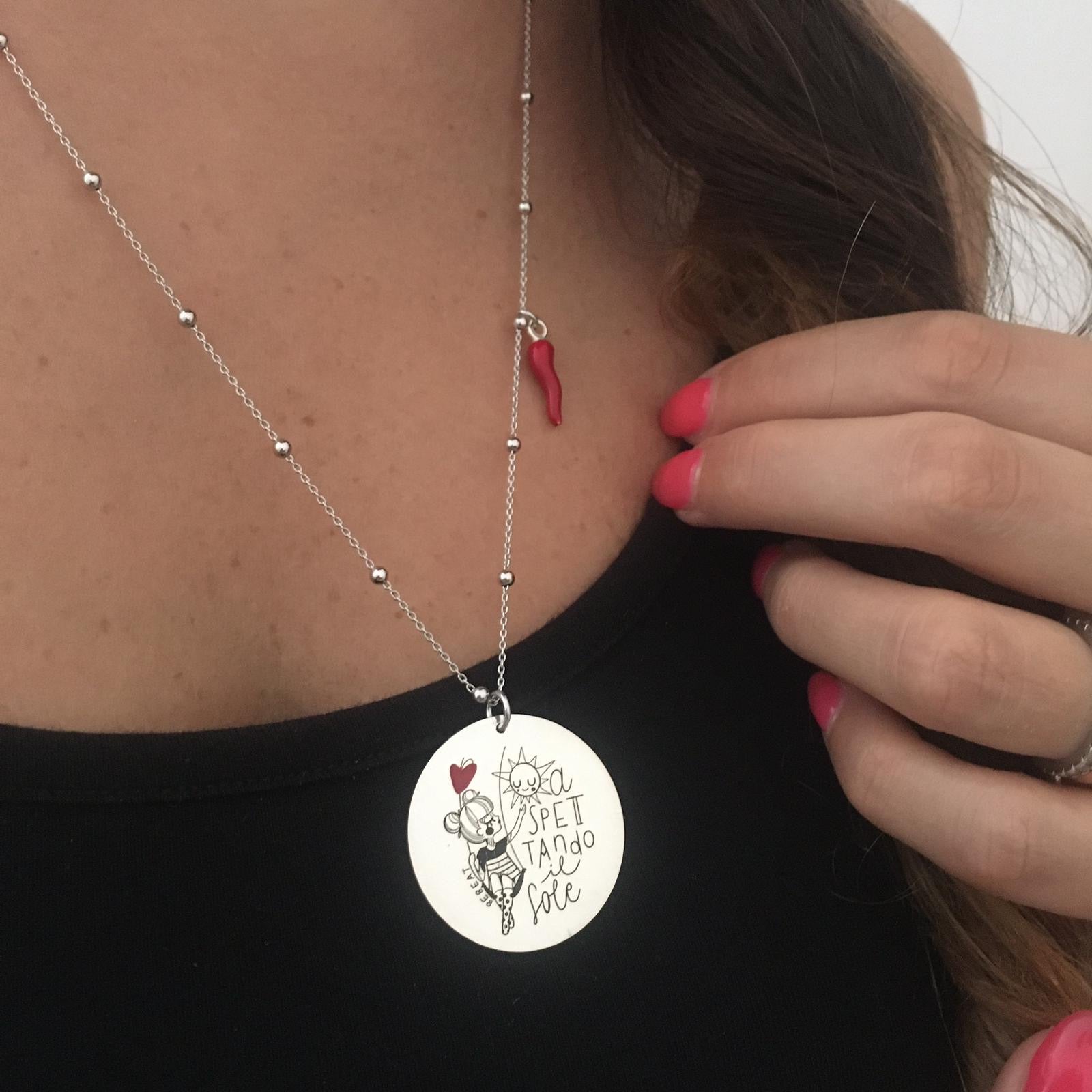 collana aspettando il sole, disegnata in esclusiva da BeBEAT per RabiosaJewels. argento 925. foto indossata. (4699404271679)
