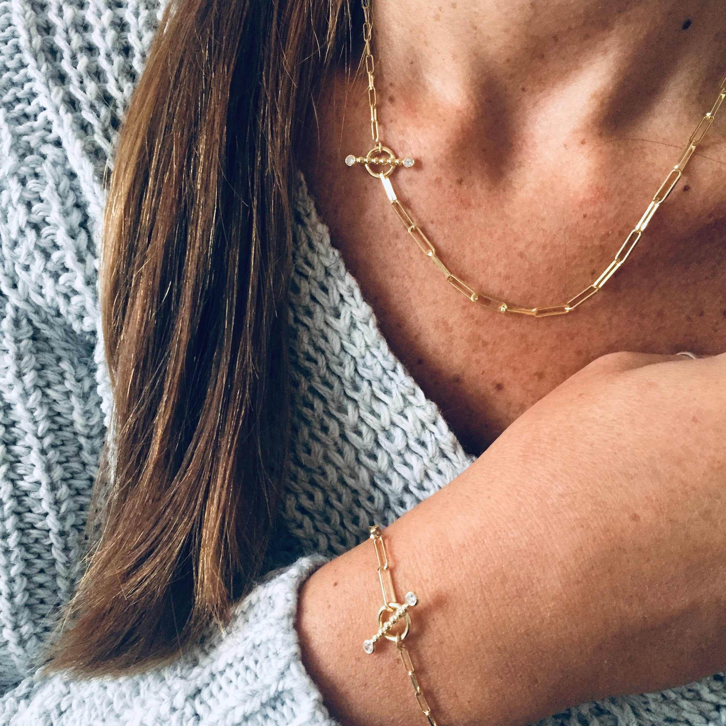 RabiosaJewels. parure collana e bracciale amira argento925 gold. foto indossata