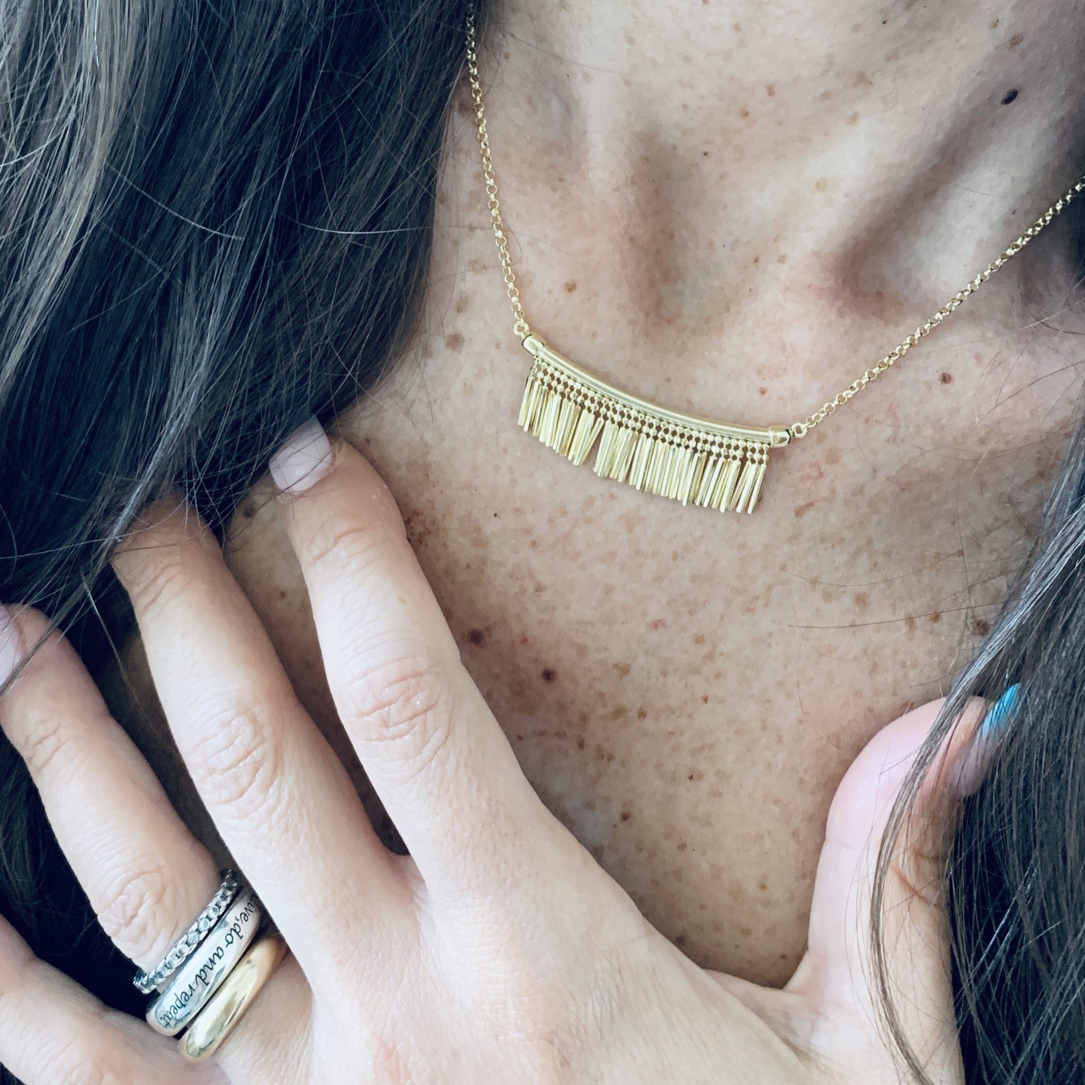 RabiosaJewels. Collana Iside in argento925. versione gold. foto indossata