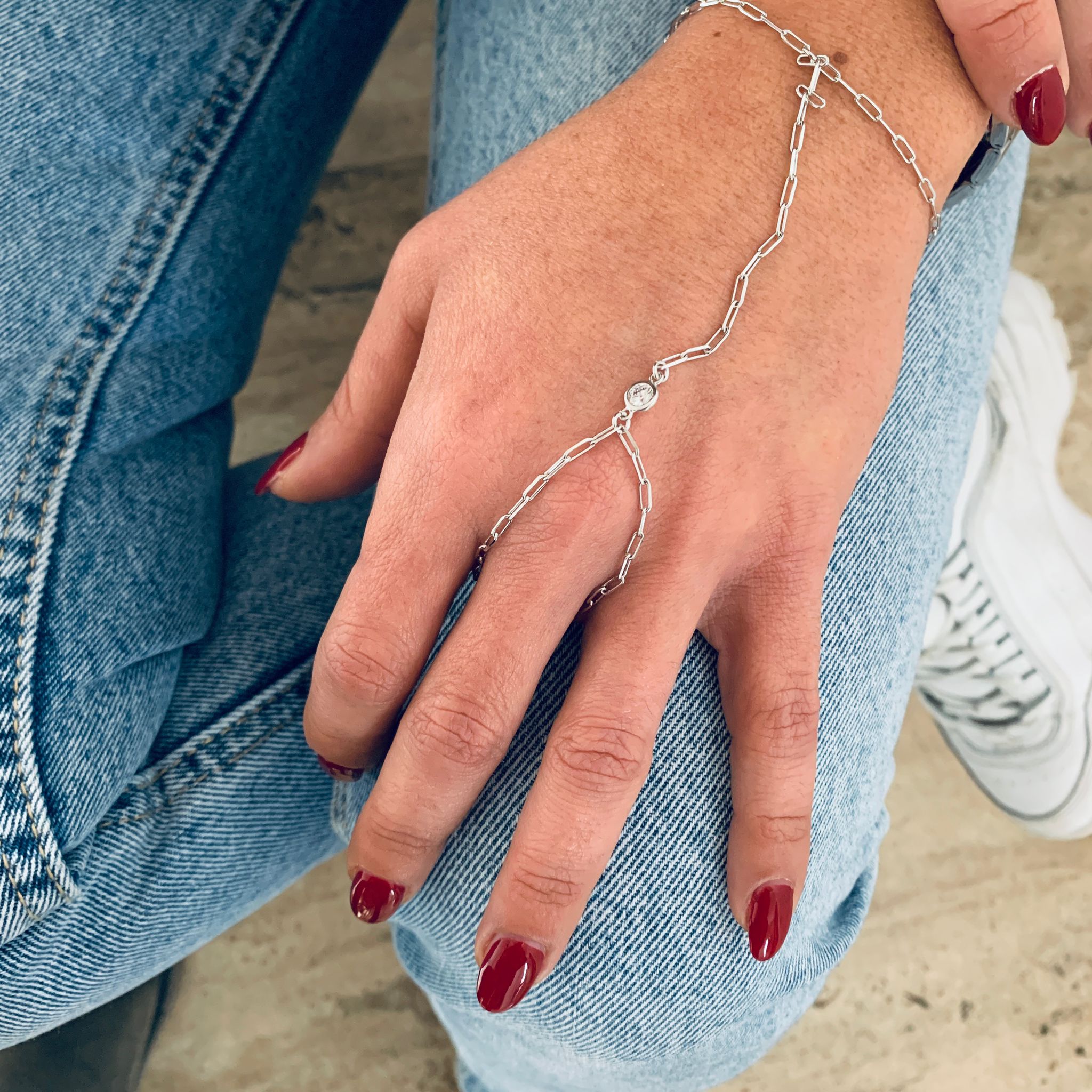 baciamano in argento 925 con catena rettangolare e punto luce. rabiosajewels