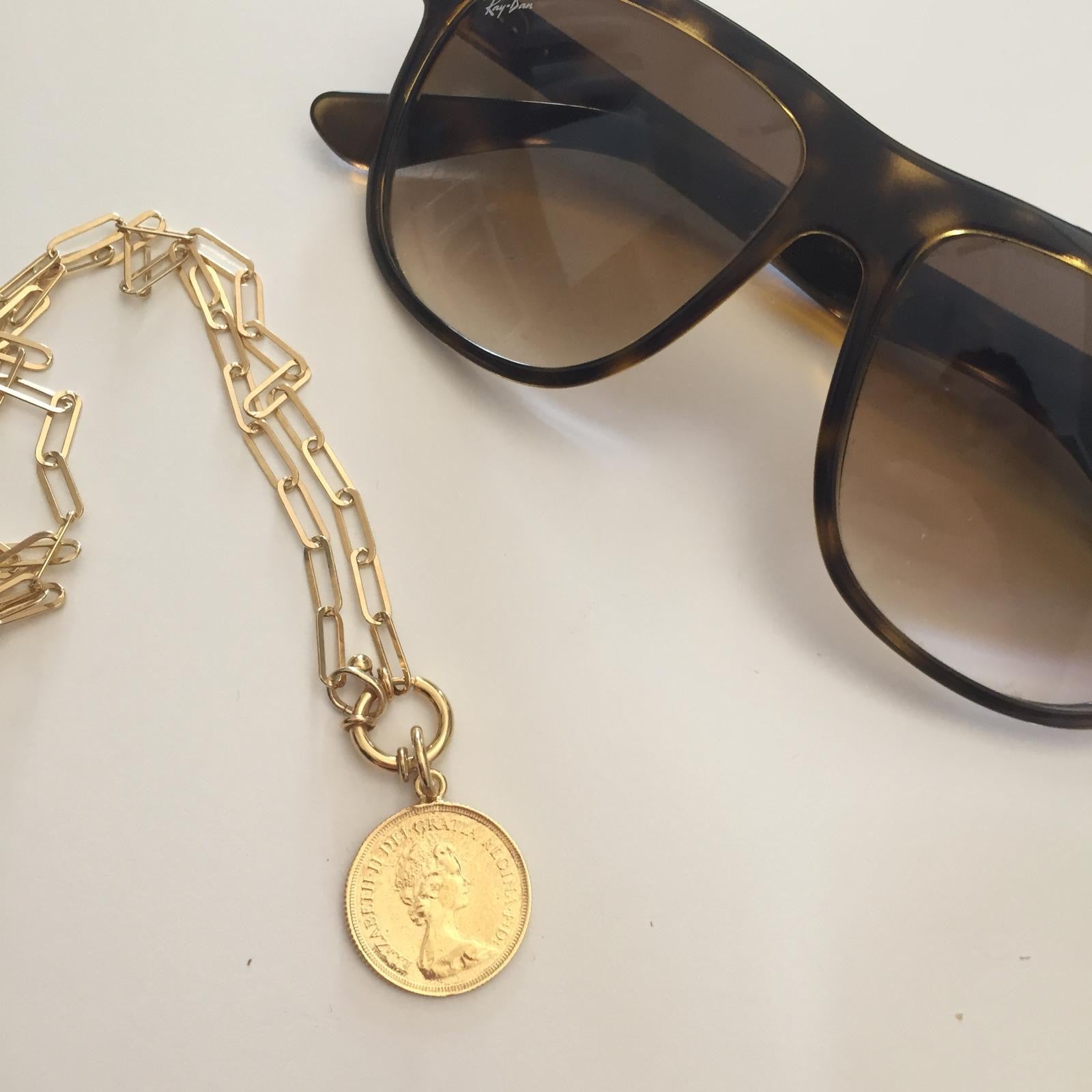 RabiosaJewels. collana coin in argento925 con catena rettangolare, chiusura chanel e moneta. variante gold (4379200913471)