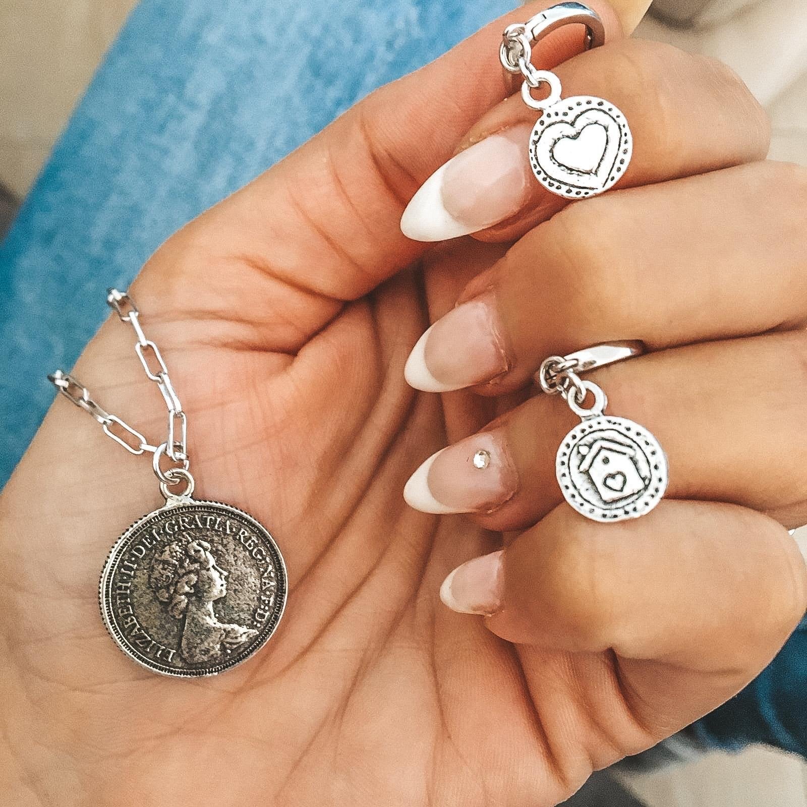 Mono hoop composto da cerchietto e monetina. cuore e casetta. argento 925. rabiosajewels. (4452642095167)