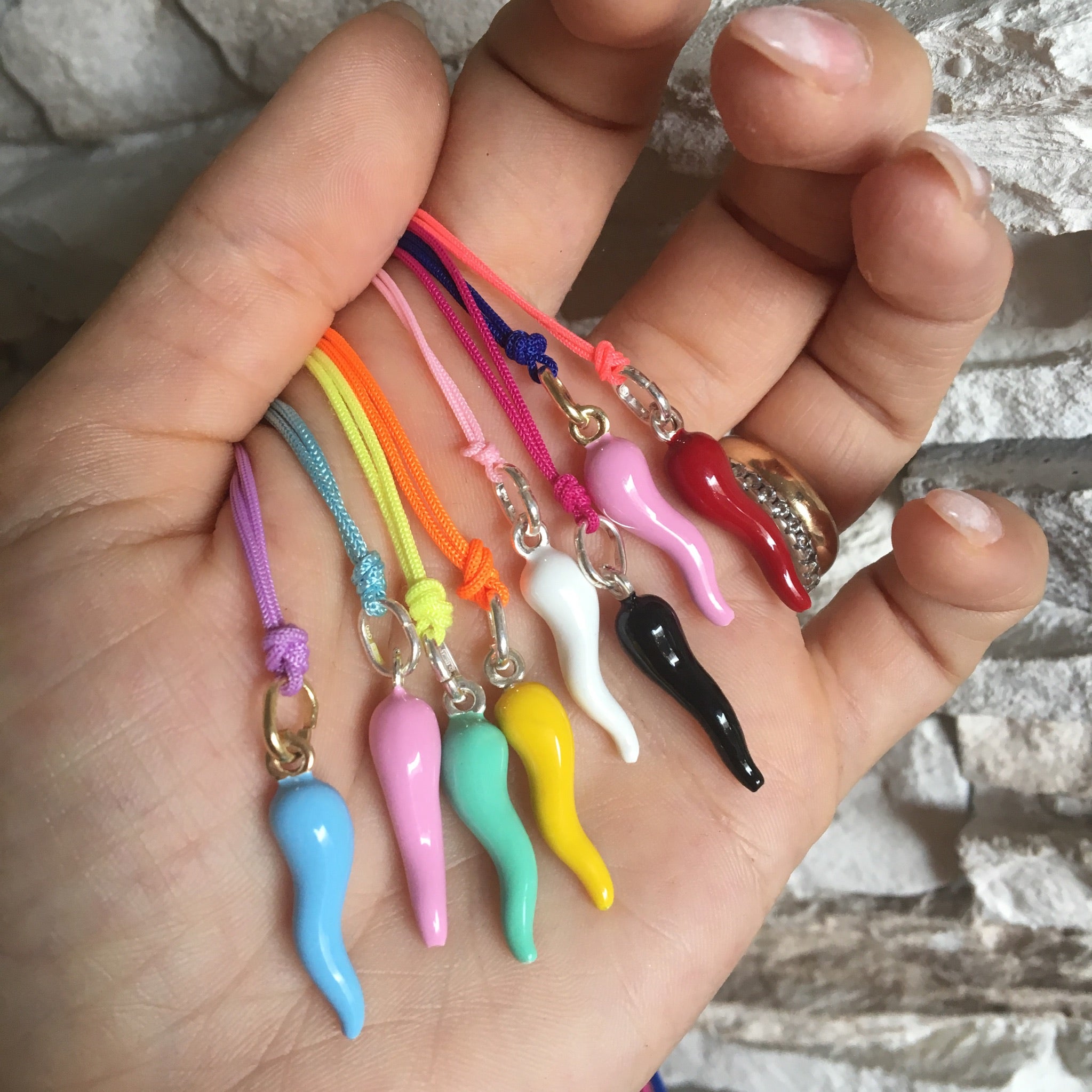 collana cordoncino colorato e cornetto grande. argento925. rabiosajewels. mixa i colori a scelta (4380171042879)