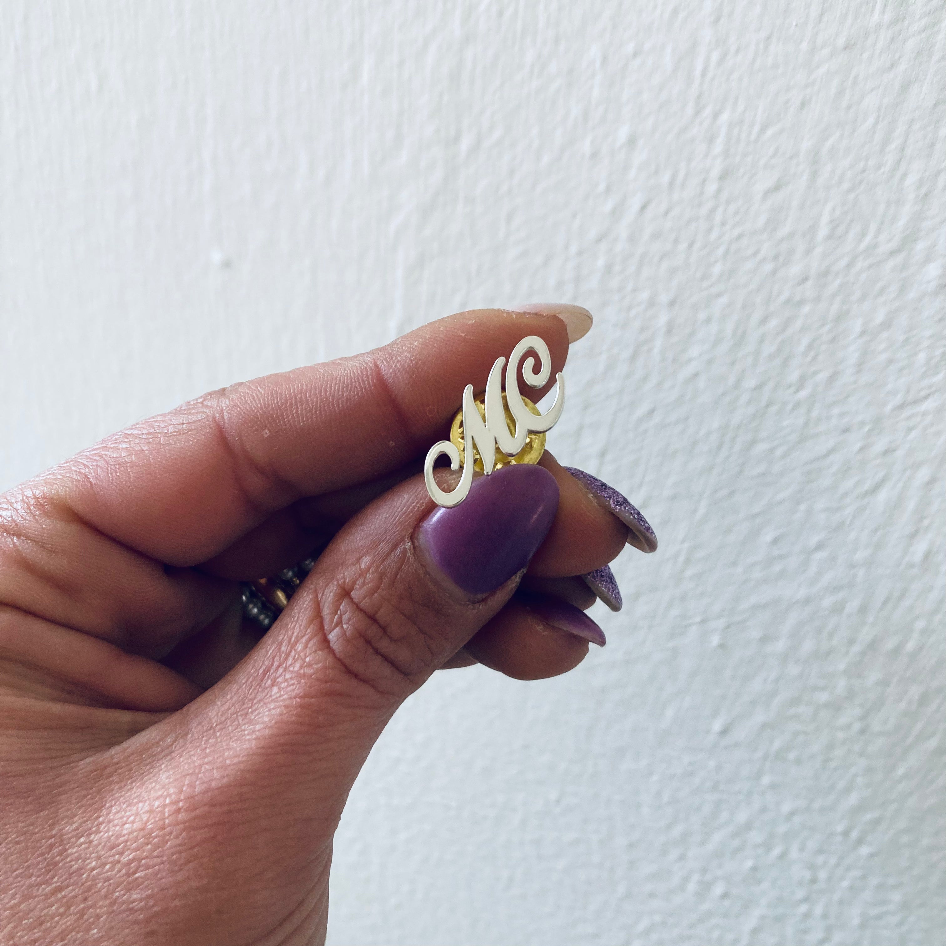 spilla giacca con iniziali in argento 925. RabiosaJewels