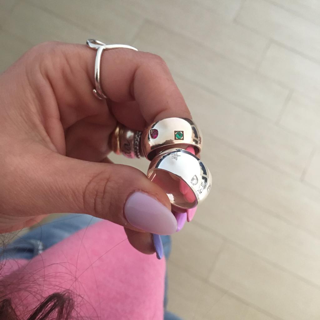 anello fascia zirconi multicolor e bianchi. RabiosaJewels