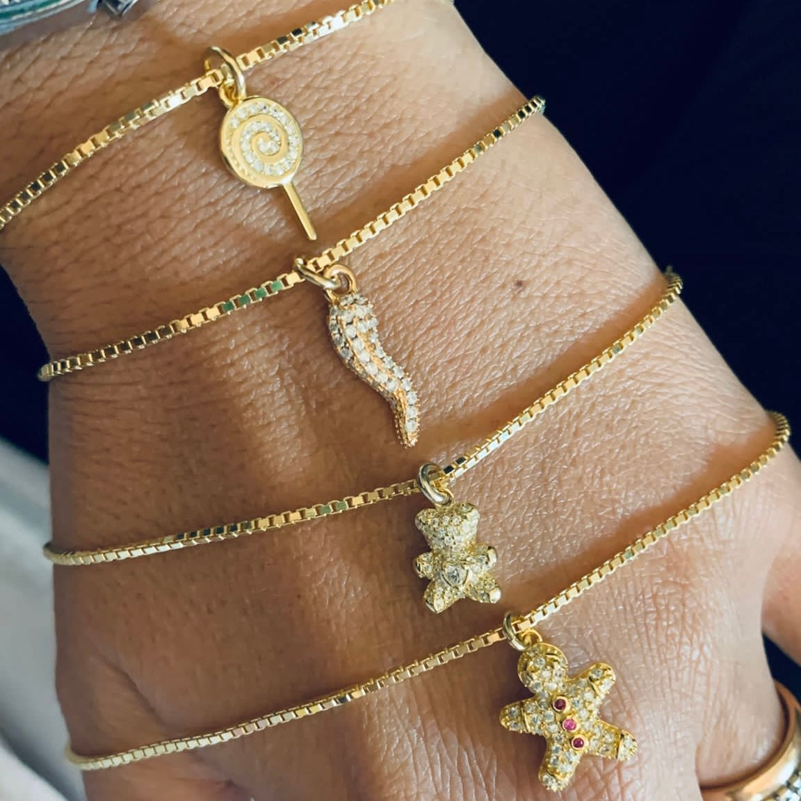 bracciale filo con ciondolo zirconi a scelta. argento925. RabiosaJewels. galvanica gold