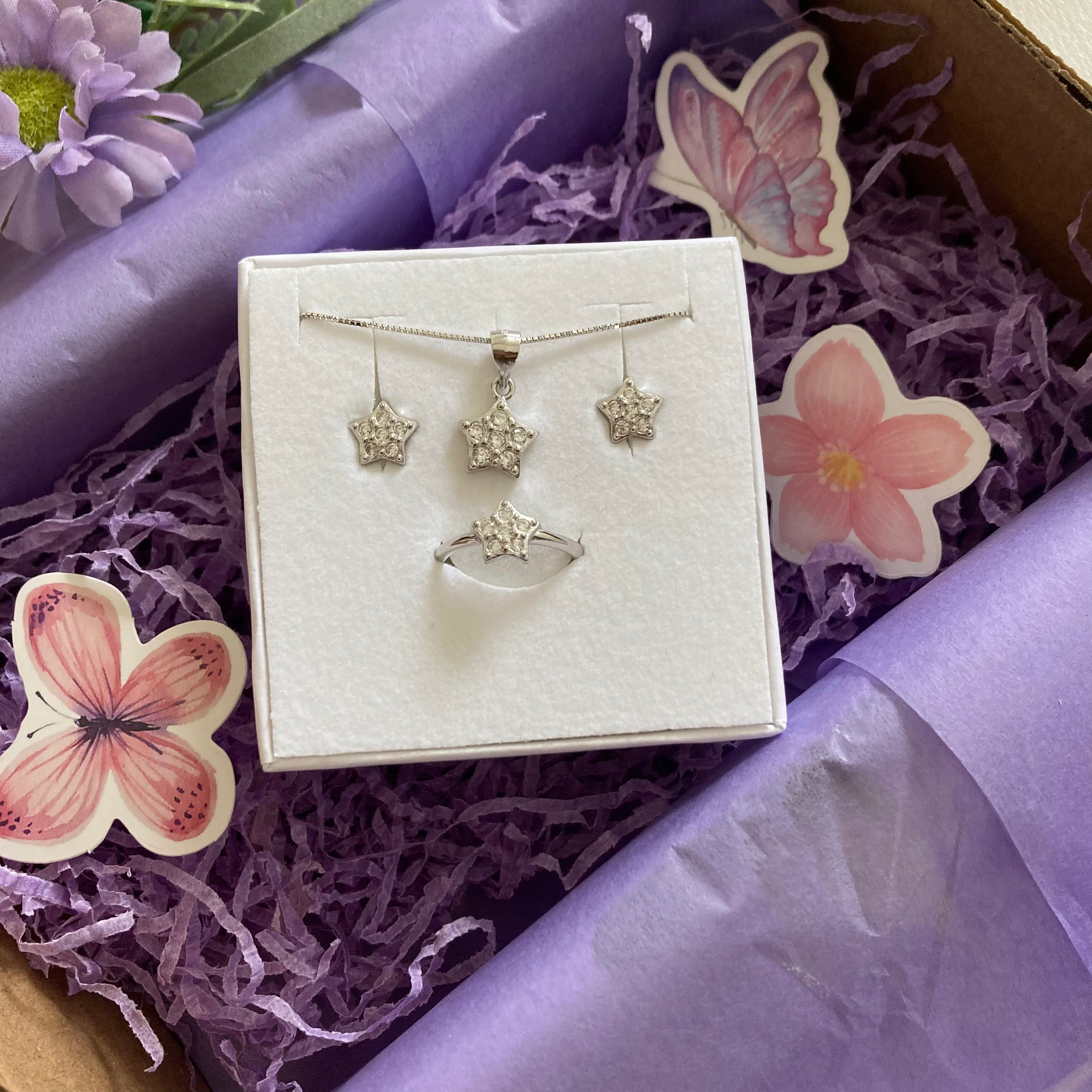 parure stelle in argento 925 composta da collana veneziana con ciondolo stella e zirconi, orecchini lobo stella e zirconi e anello stella e zirconi. RabiosaJewels