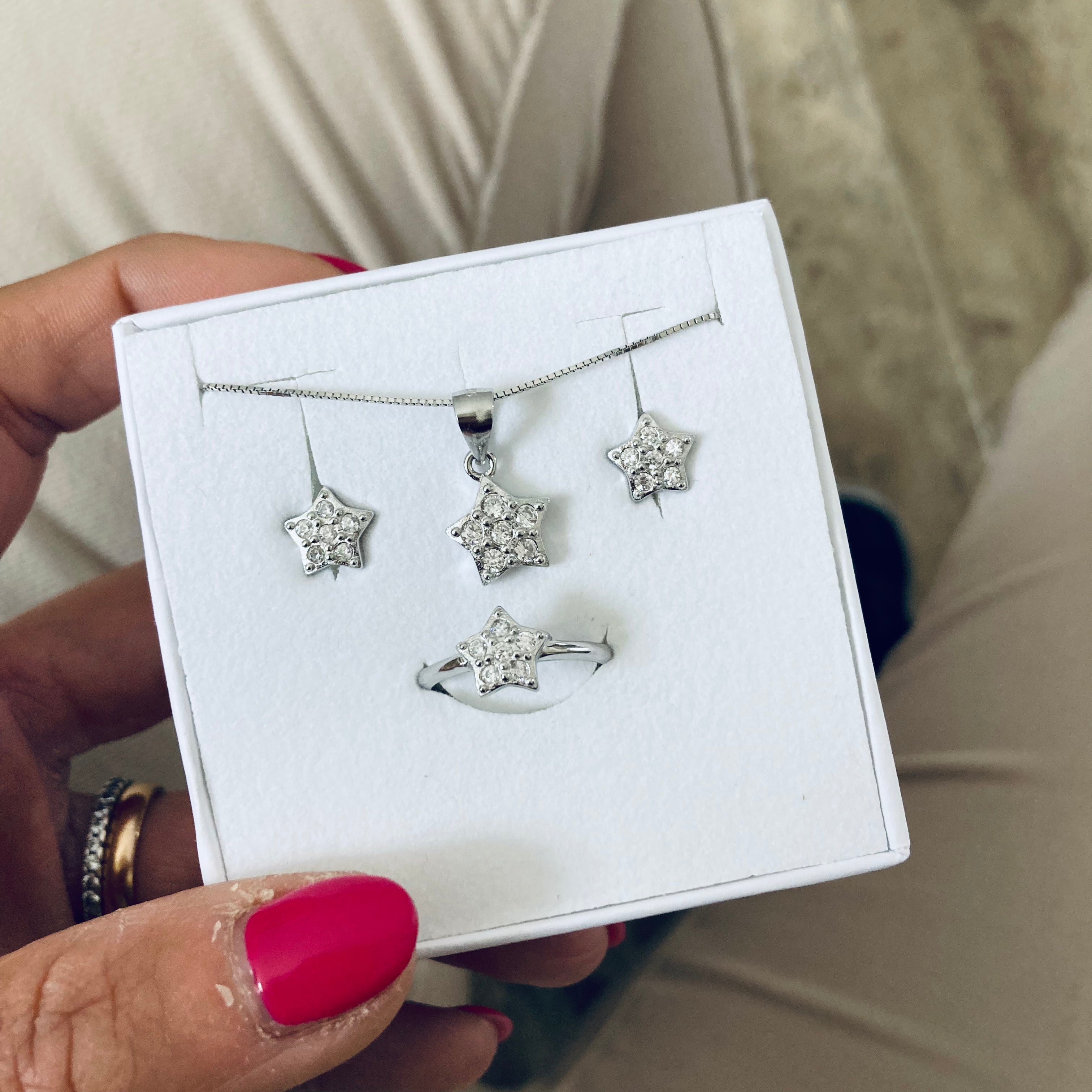 parure stelle in argento 925 composta da collana veneziana con ciondolo stella e zirconi, orecchini lobo stella e zirconi e anello stella e zirconi. RabiosaJewels
