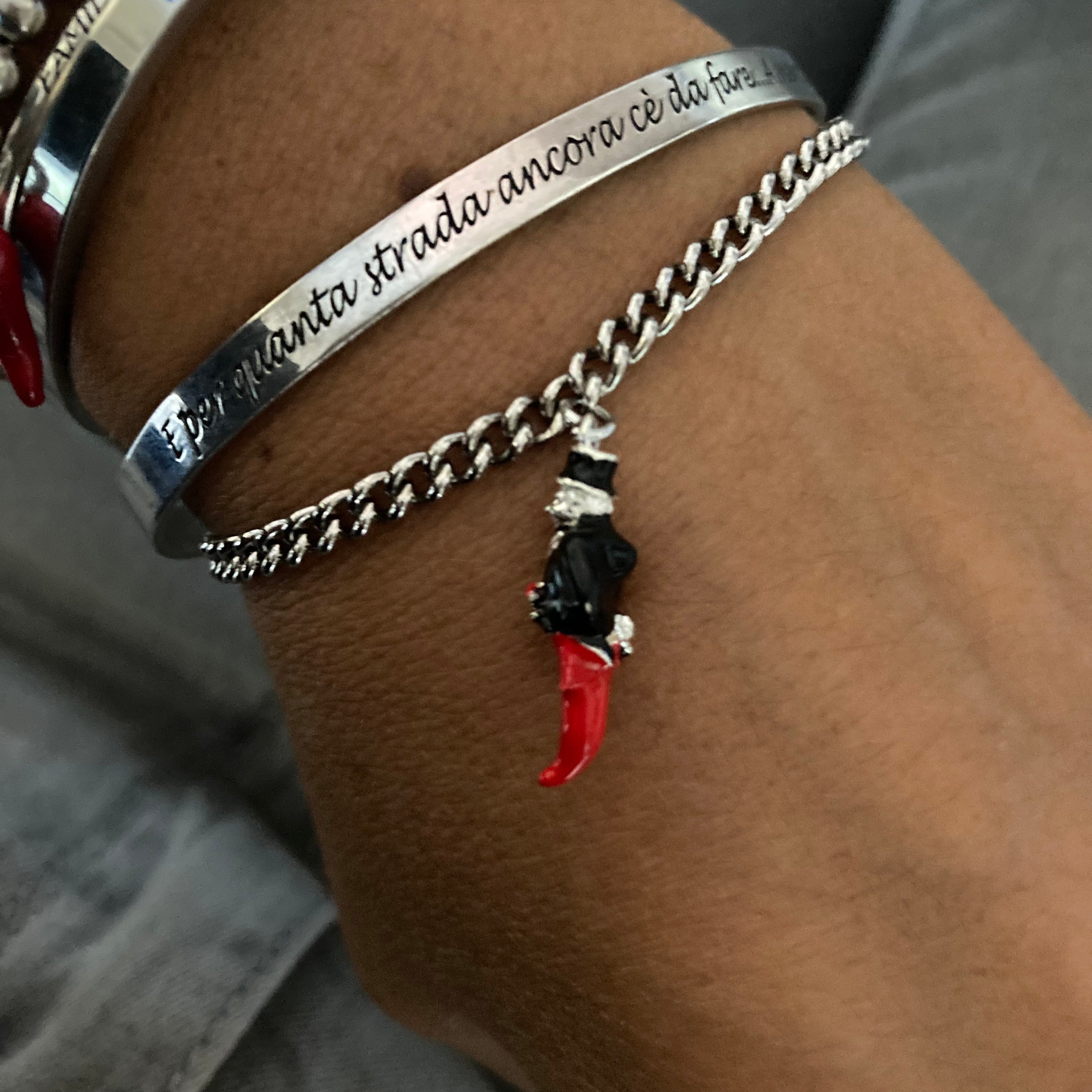 bracciale con ciondolo scaramantico cornetto scartellato in argento925 di RabiosaJewels
