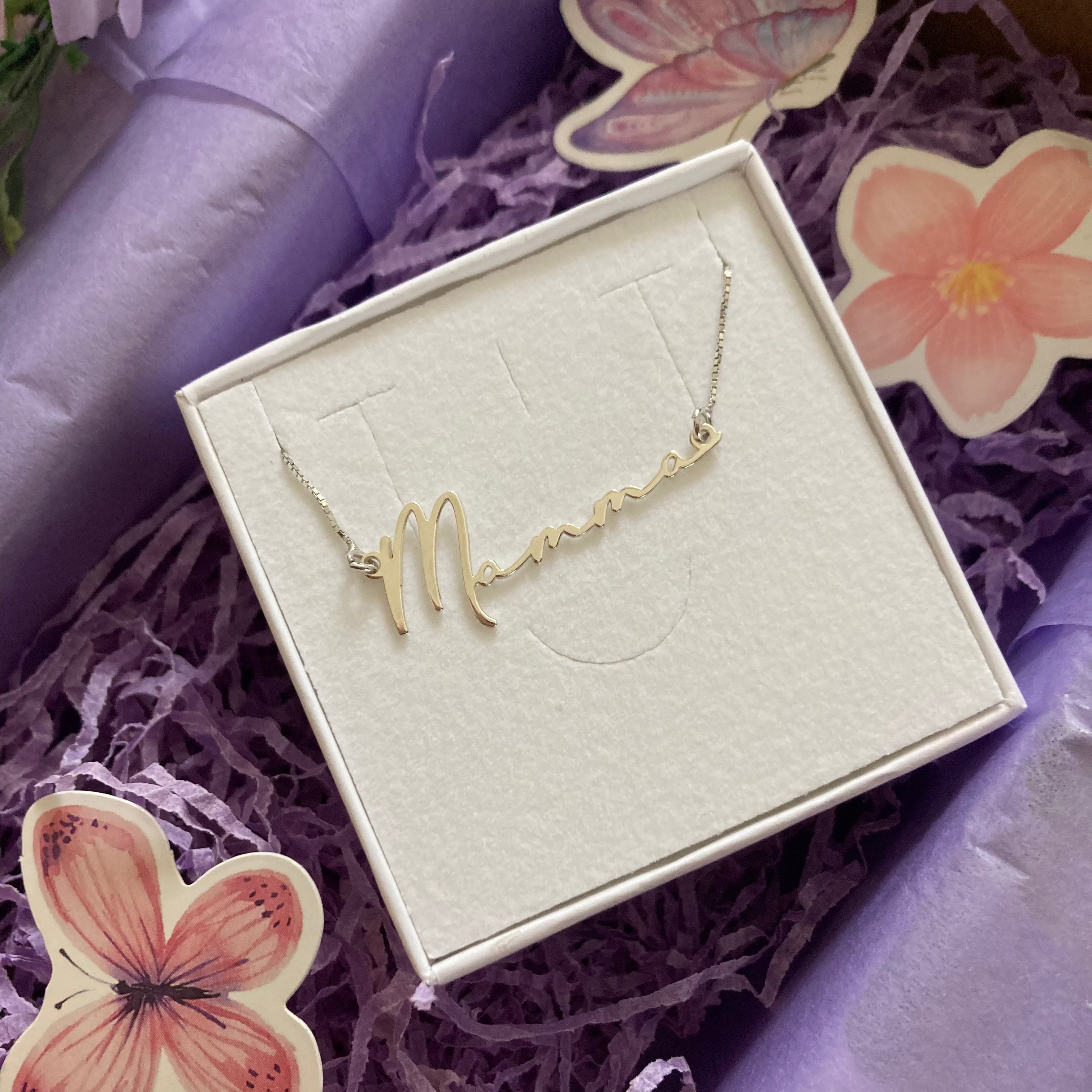 collana con scritta Mamma in stile calligrafico. argento 925. RabiosaJewels