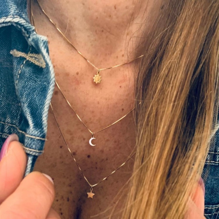 collana 3 fili lunghezza diversa con micro charms a scelta in argento 925. rabiosajewels. versione gold