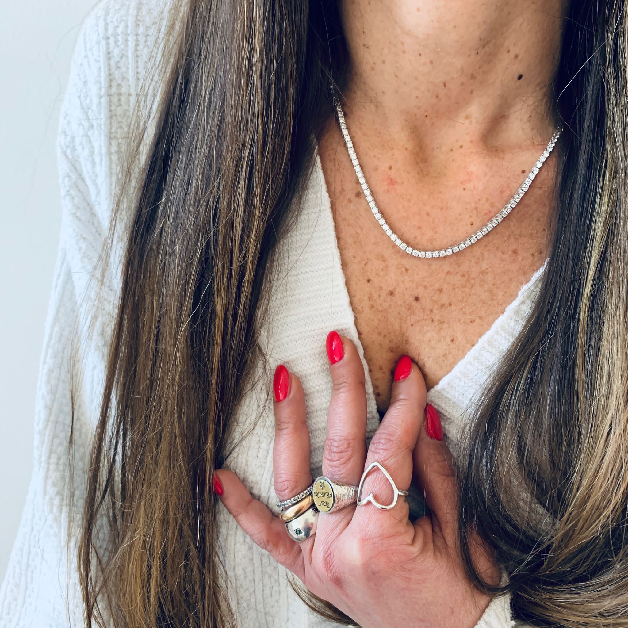 collana tennis luxury in argento 925 con zirconi. RabiosaJewels. indossata. misura 45cm