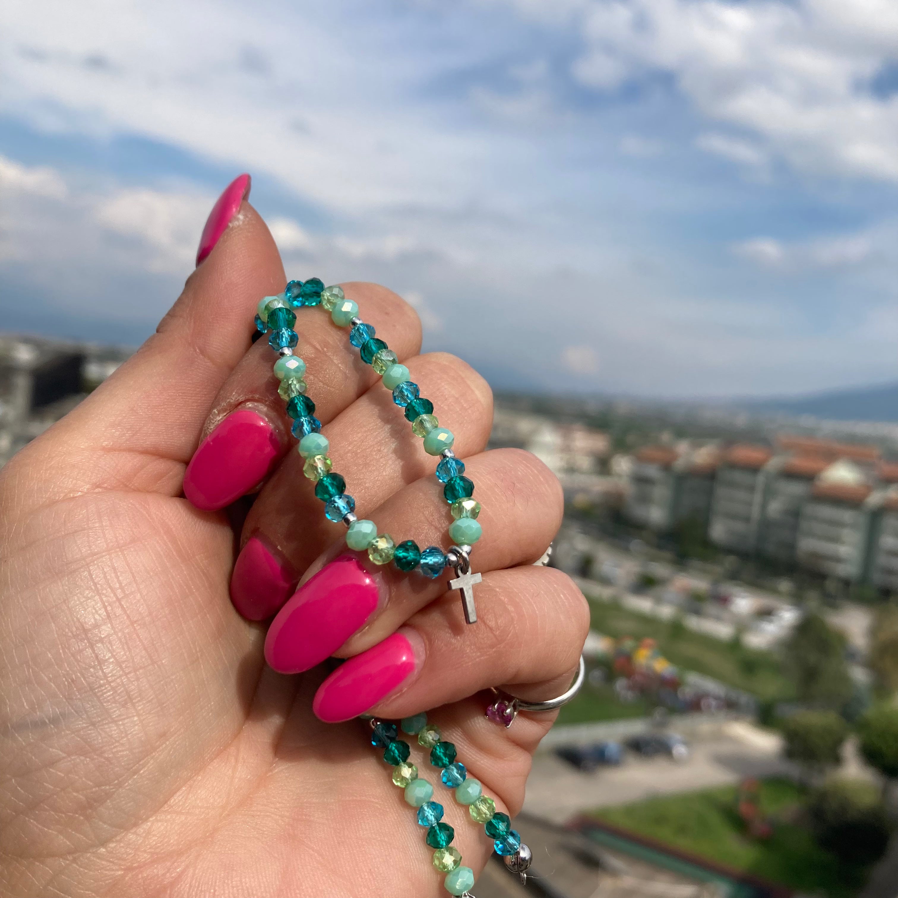 collana ischia in argento 925 e cristalli melle tonalità del verde. micro iniziale a scelta. RabiosaJewels