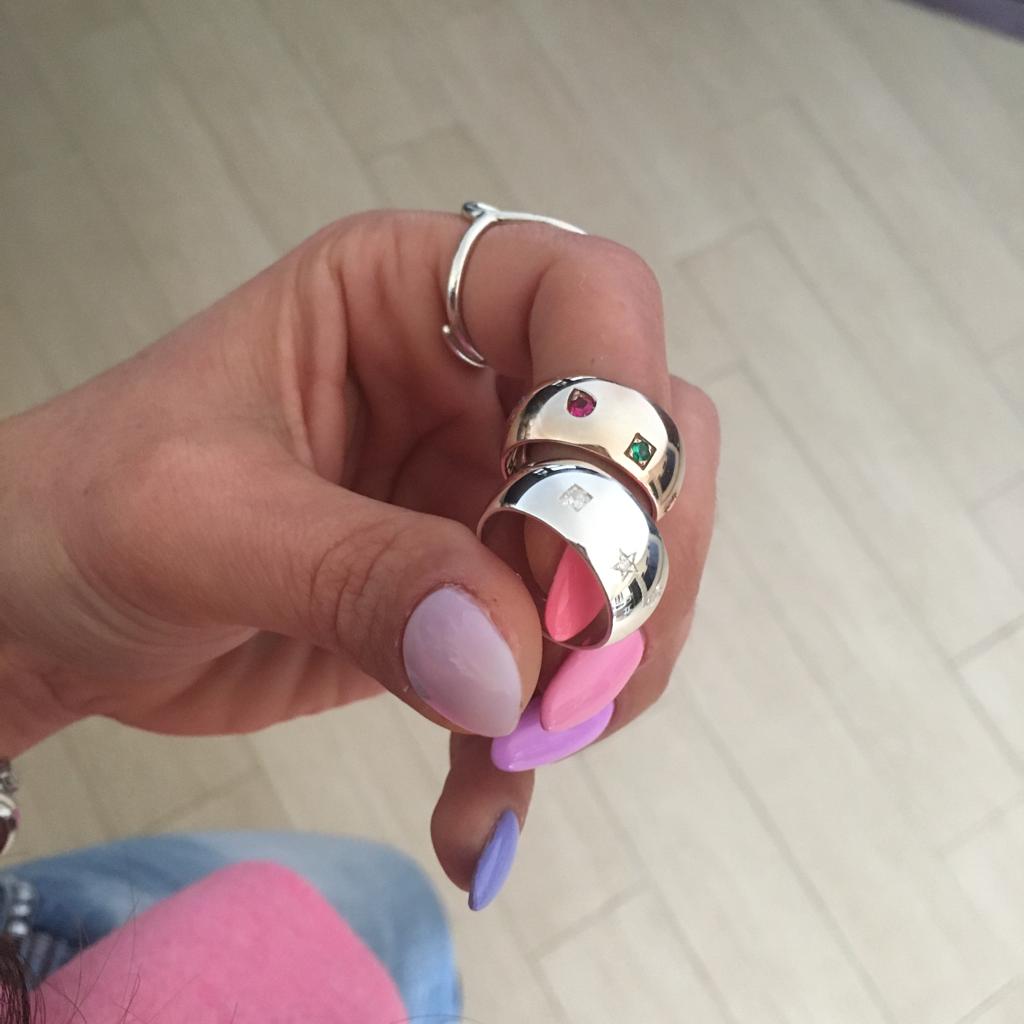 anello fascia zirconi multicolor e bianchi. RabiosaJewels