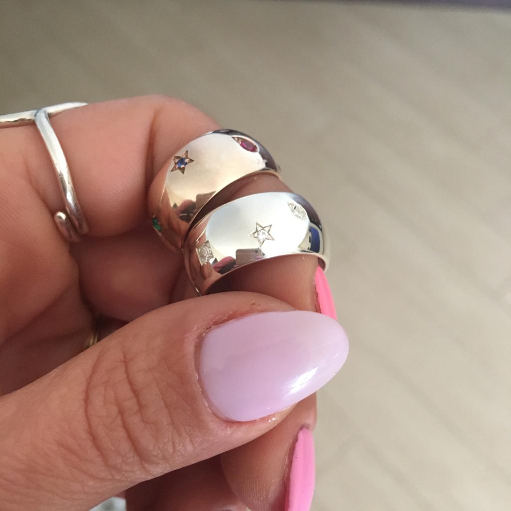 anello fascia zirconi multicolor e bianchi. RabiosaJewels