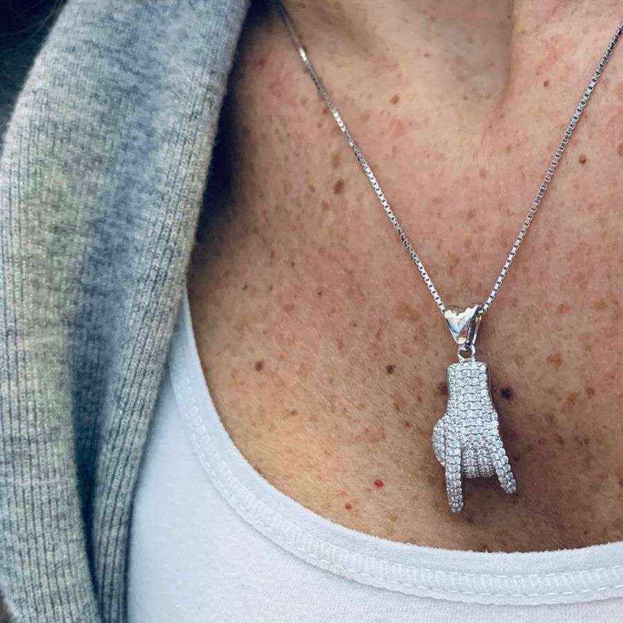 collana corna luxury in argento 925 composta da catena veneziana doppio spessore e ciondolo corna con zirconi incastonati. Rabiosajewels