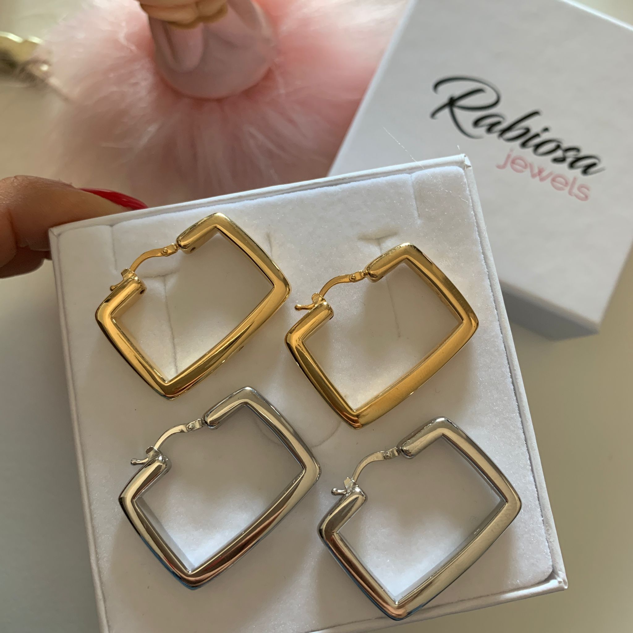 orecchini rettangolari di RabiosaJewels in argento 925. misura 2x3. disponibili color oro e argento