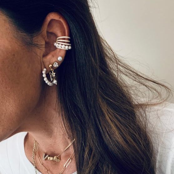 earcuffi perle e zirconi in argento 925 di RabiosaJewels. modello indossato nella versione gold. fake Earring.orecchino senza buco. finto orecchino