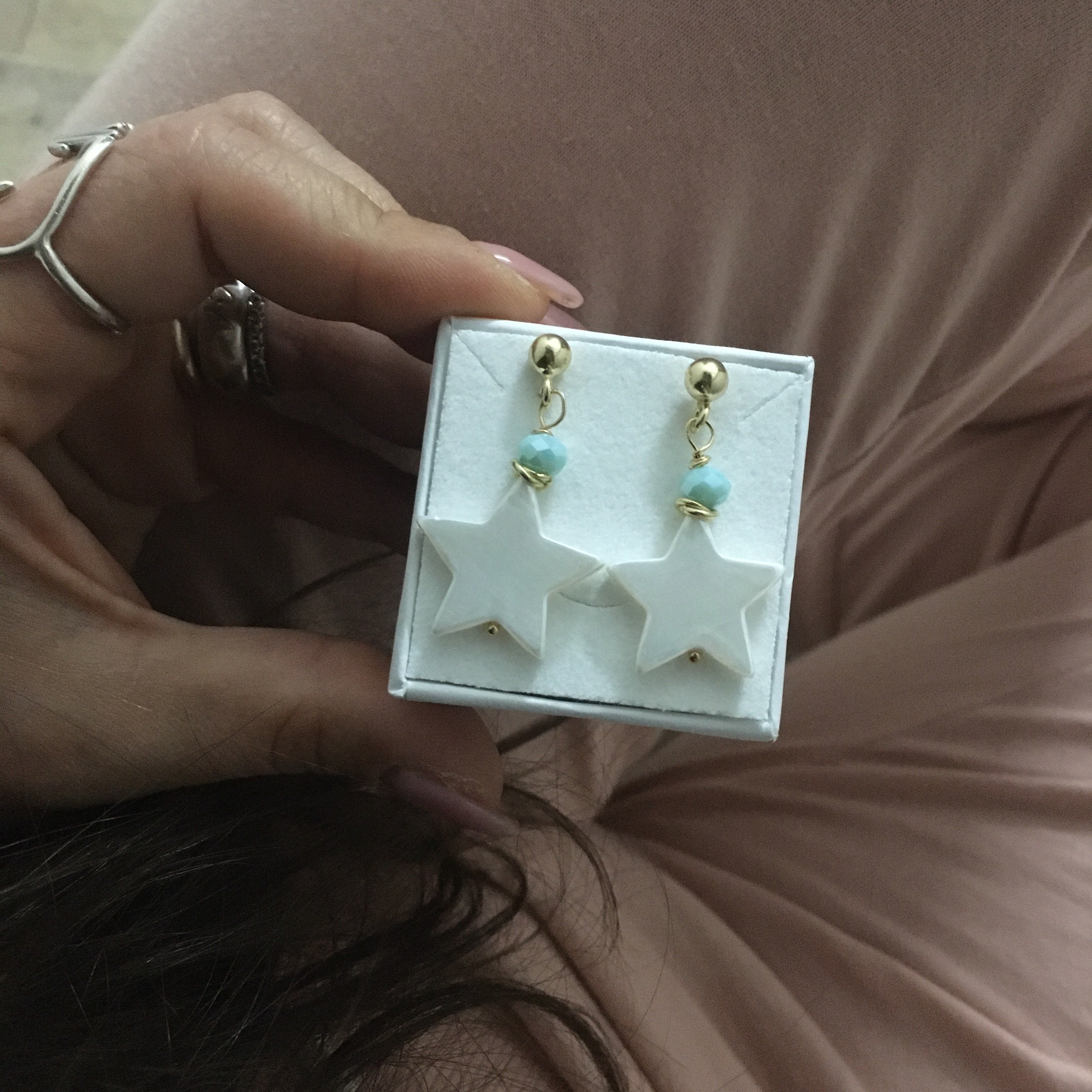 rabiosajewels. orecchini con stella in pietra di Maiorca, cristallo verde acqua e rifiniture in argento 925. orecchini. earrings. orecchini estivi