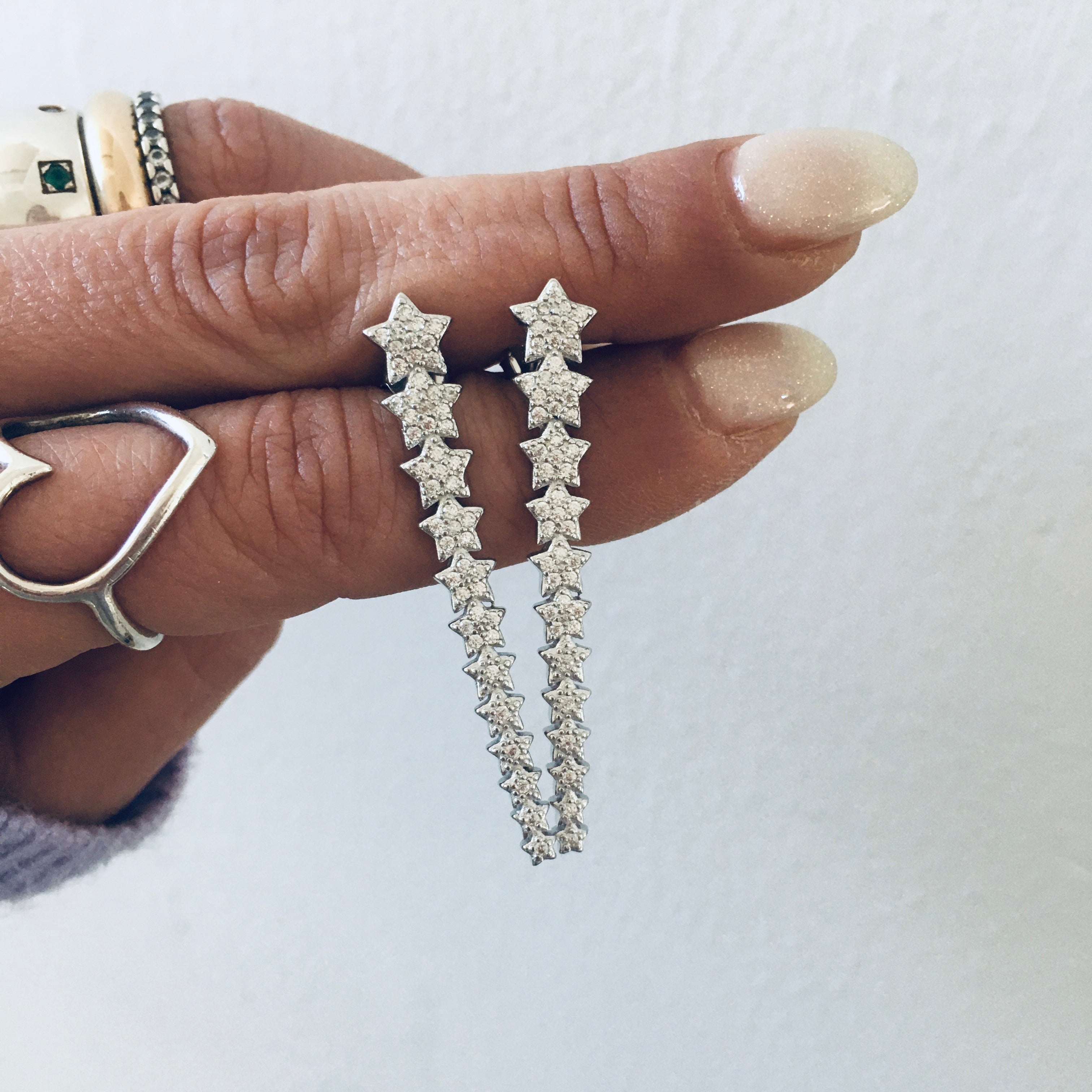 orecchini polvere di stelle in argento 925 di RabiosaJewels. orecchini lunghi con stelline concatenate