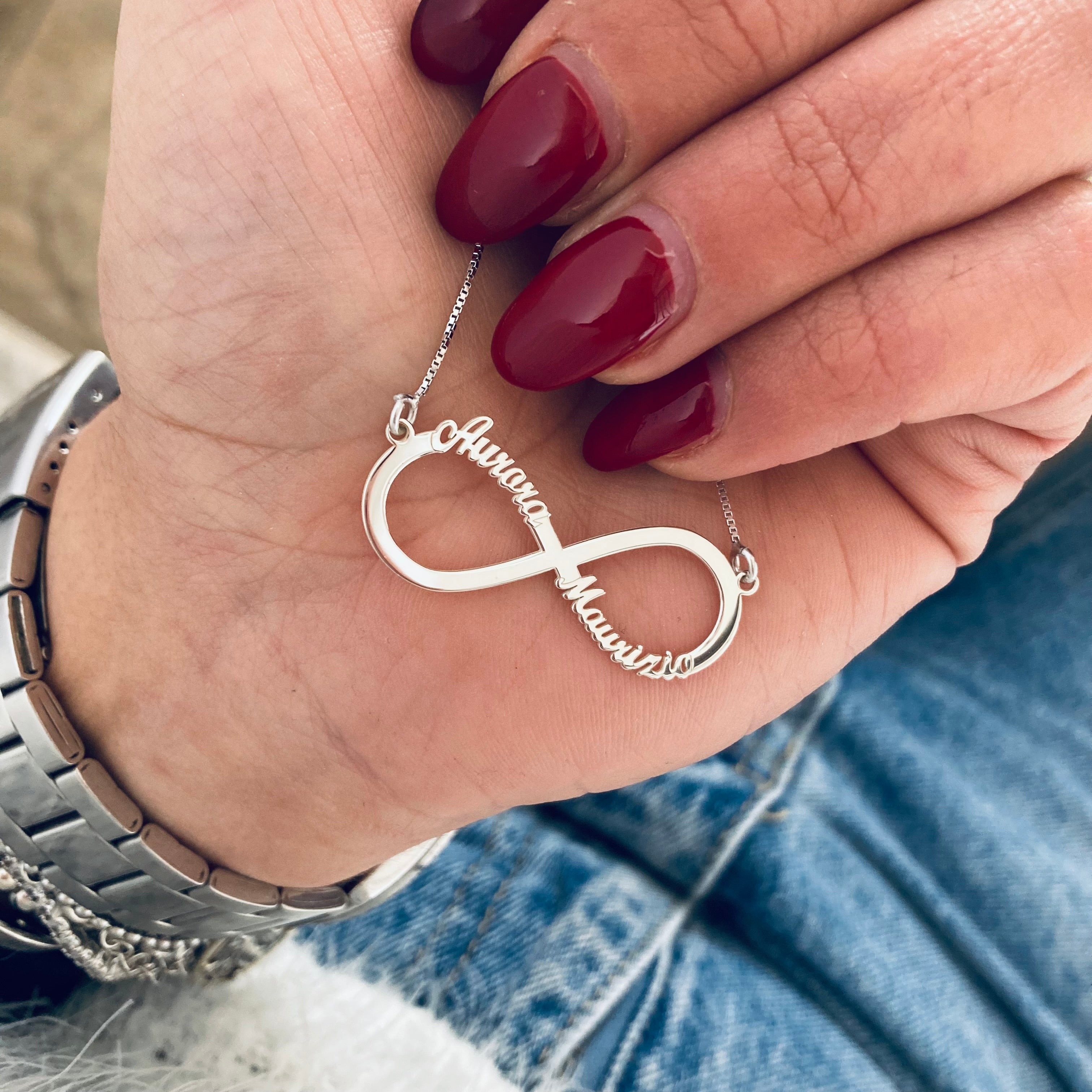 collana infinito con due nomi sagomati in argento 925. rabiosajewels