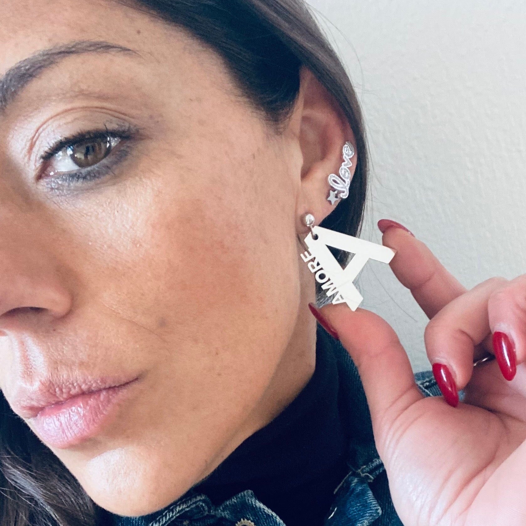 orecchini iniziale con nome in argento 925 di RabiosaJewels