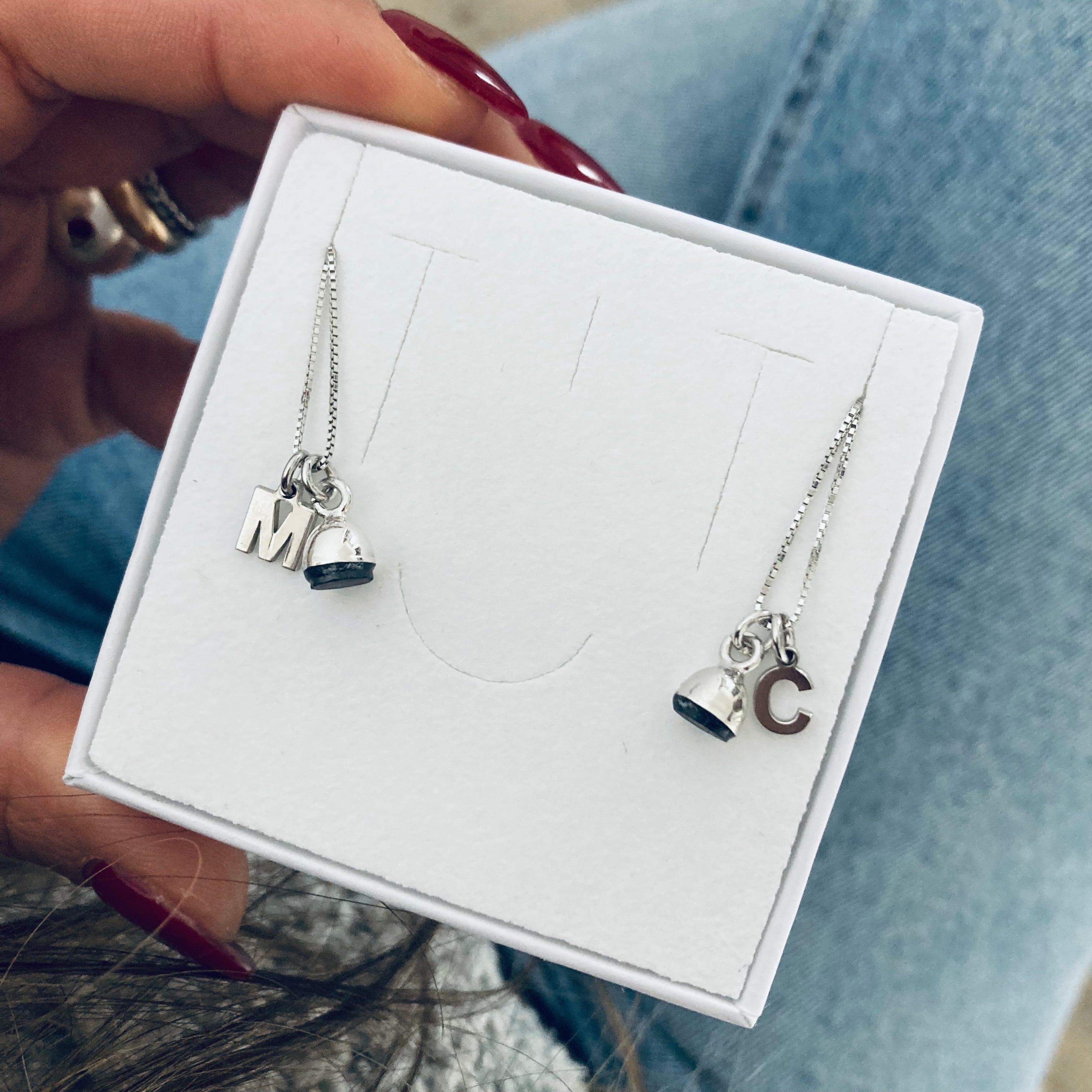 coppia collane magnetiche in argento 925 di RabiosaJewels. regalo ideale per San Valentino.