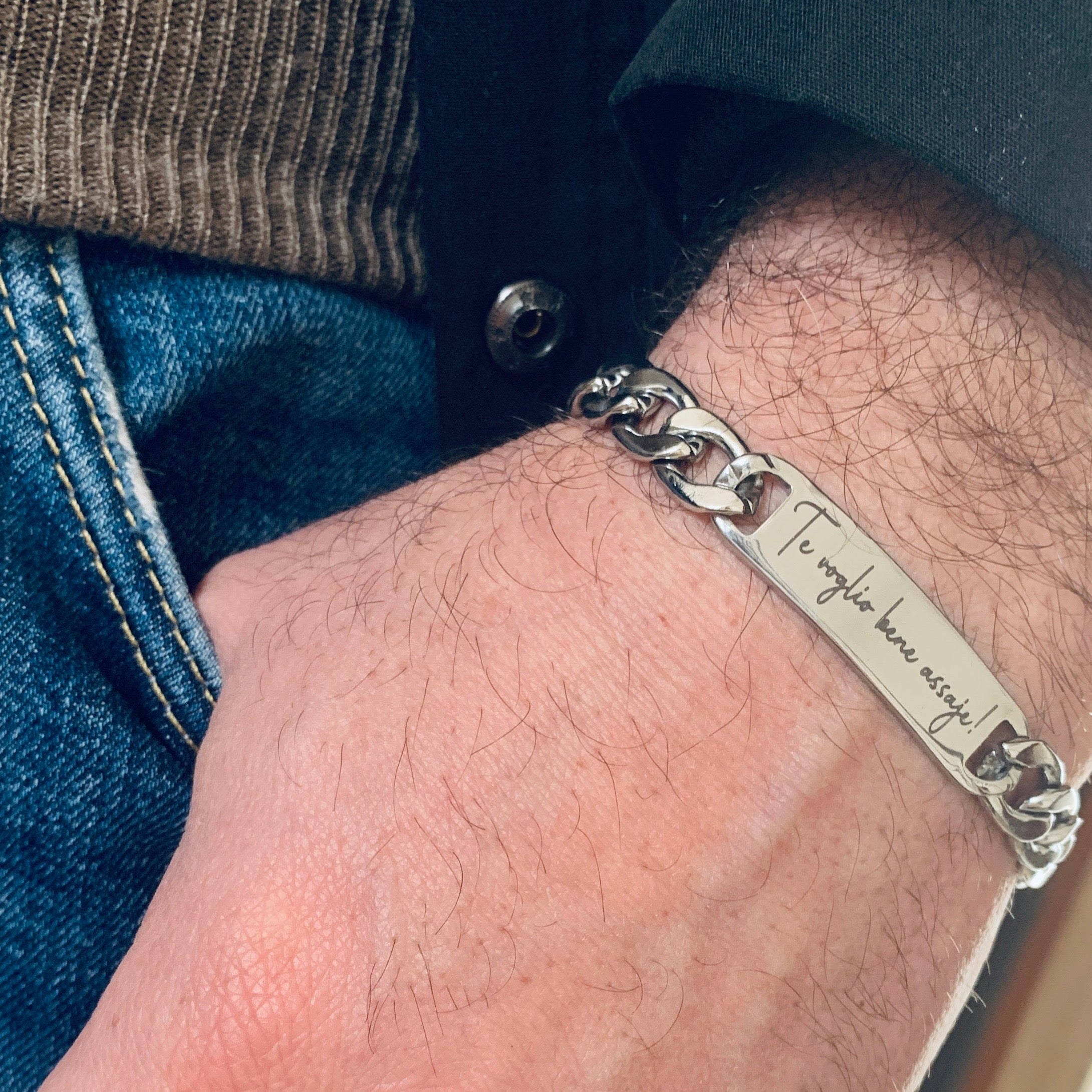 RabiosaJewels. bracciale targhetta acciaio con incisione te voglio bene assaje. acciaio inox