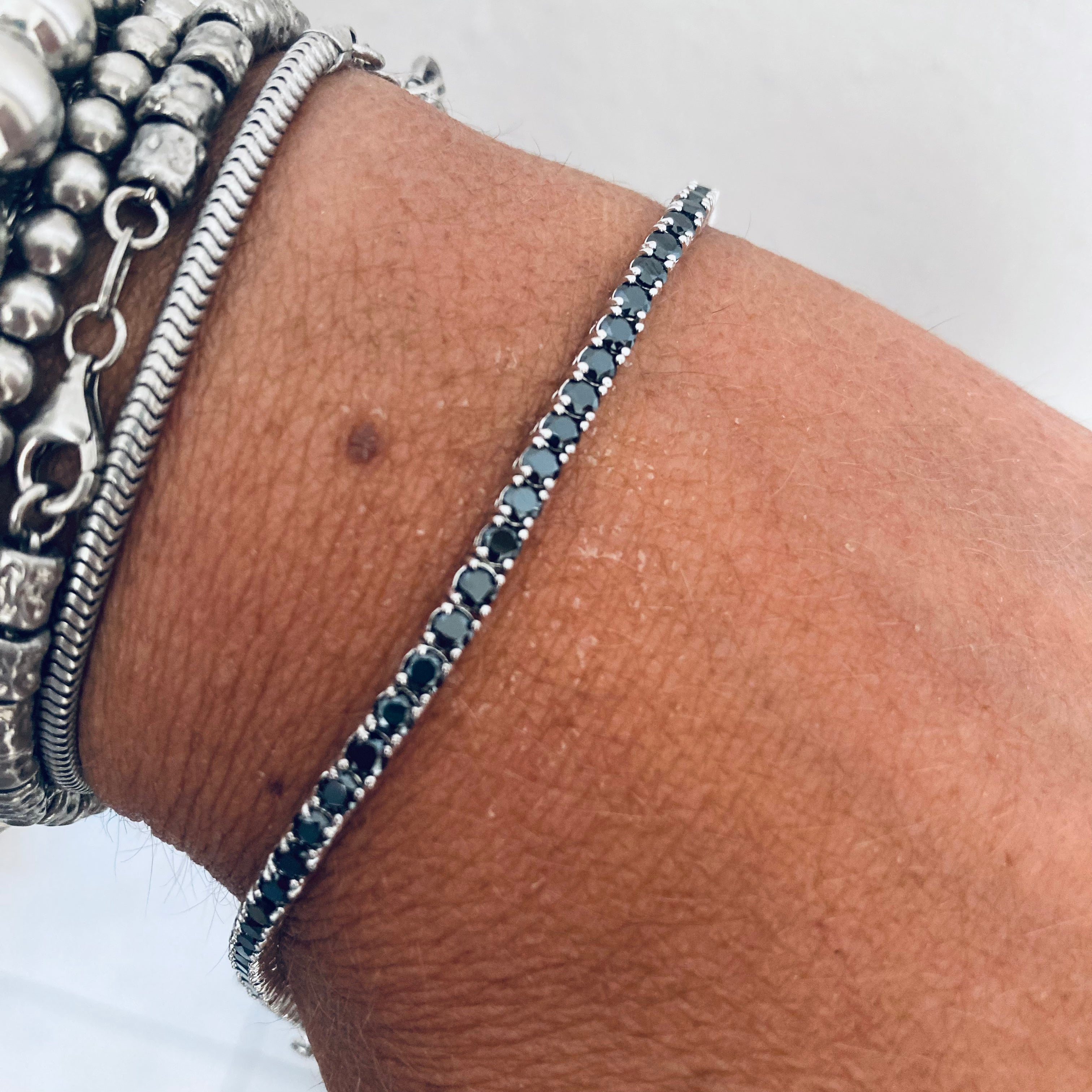 bracciale tennis in argento 925 con zirconi neri di Rabiosajewels