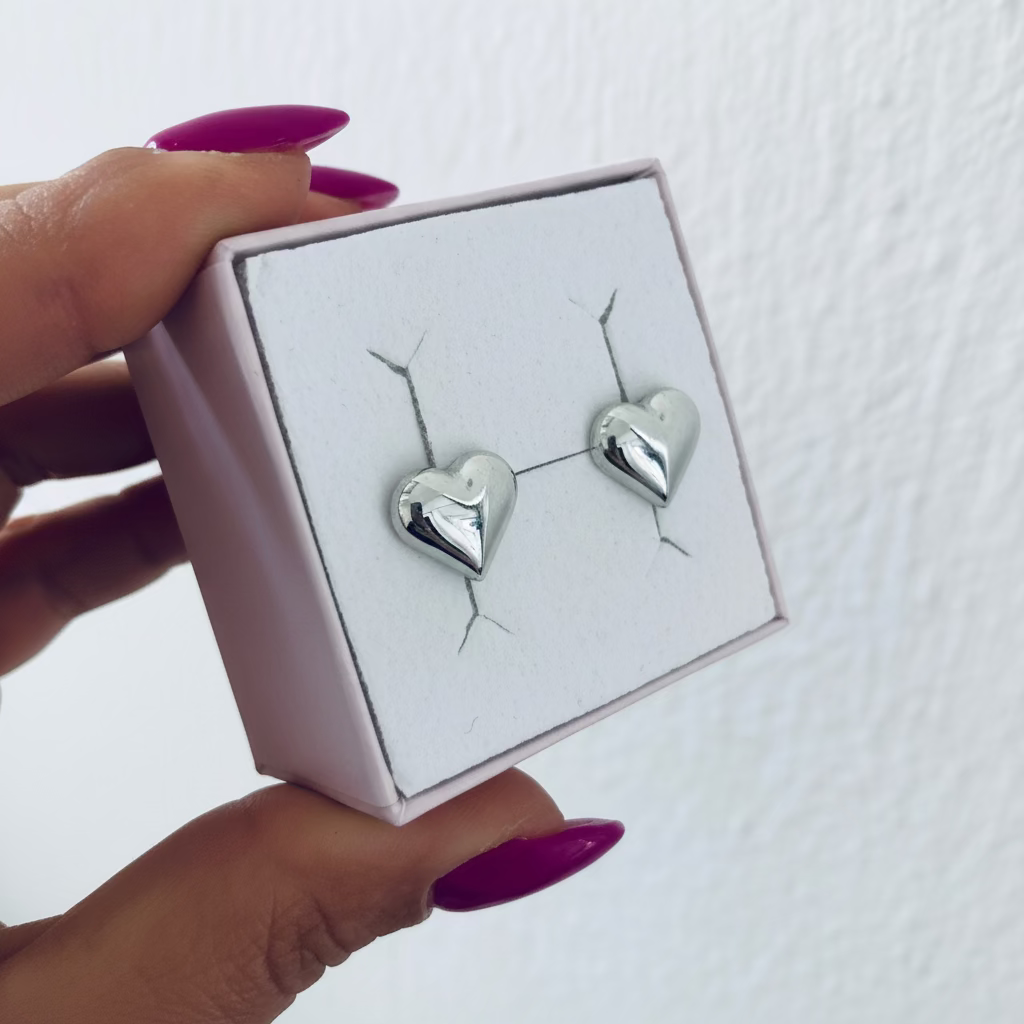 orecchini cuore bombato da lobo in argento 925. RabiosaJewels