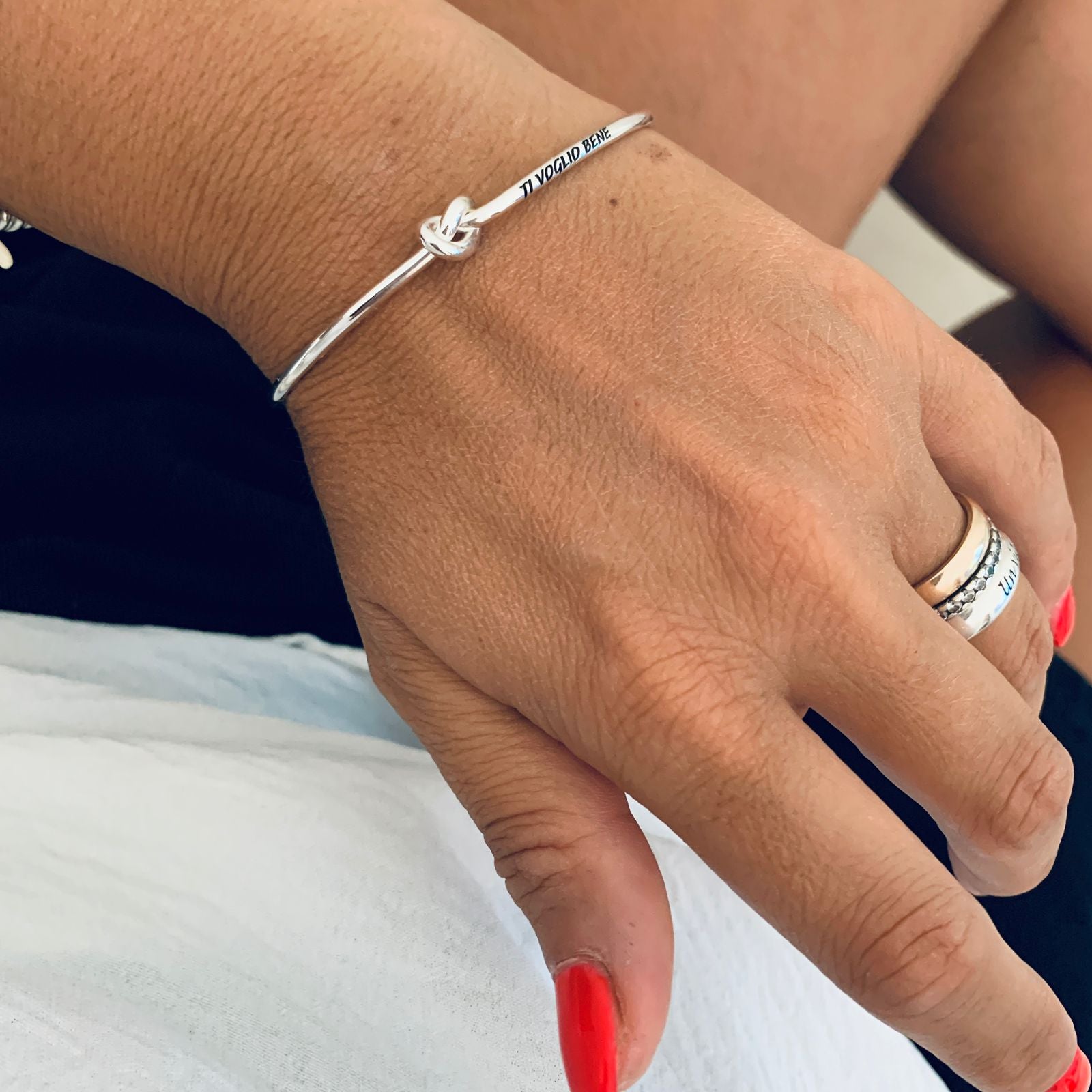bracciale nodo in argento 925 personalizzabile con nomi, parole, date o piccole frasi. bracciale unisex