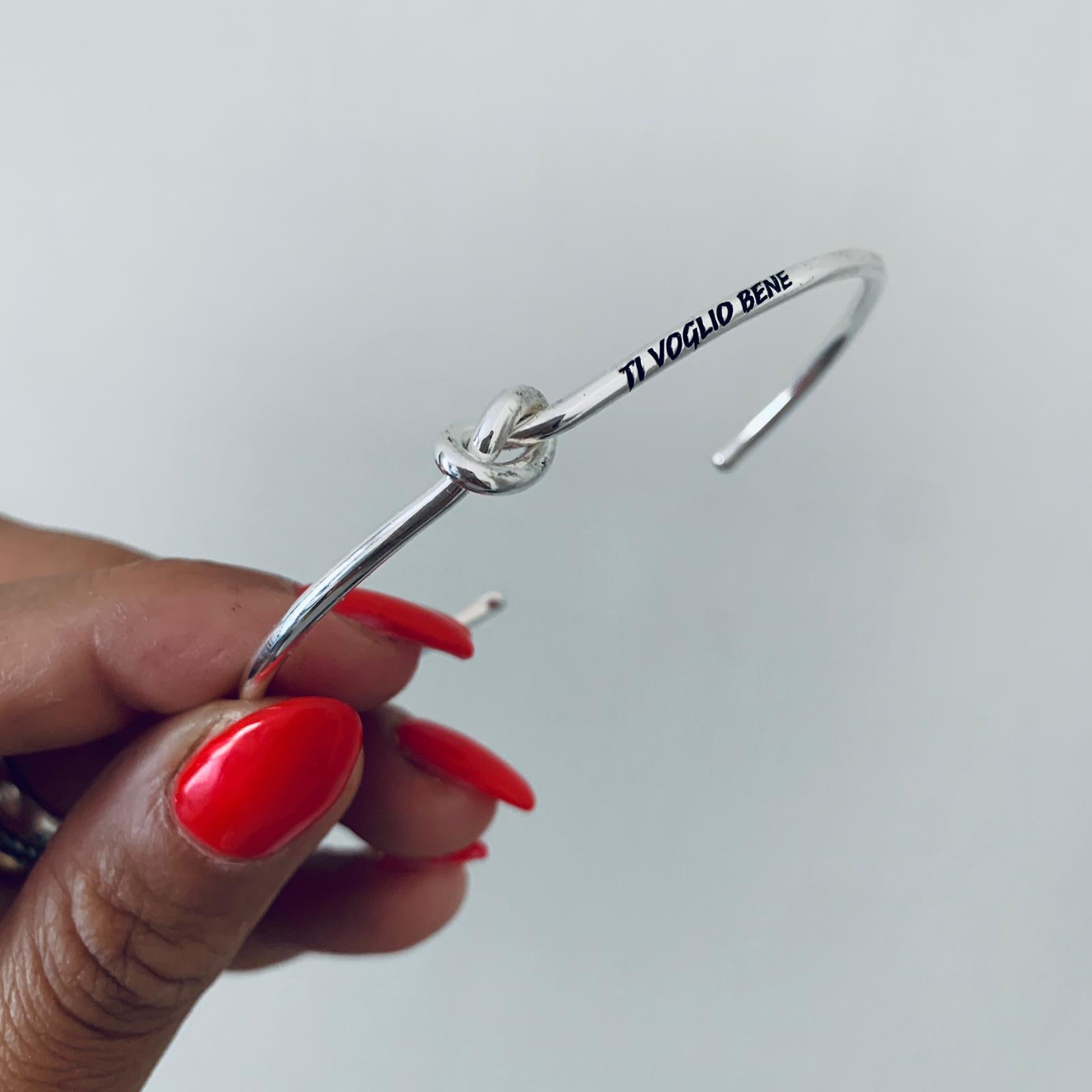 bracciale nodo in argento 925 personalizzabile con nomi, parole, date o piccole frasi. bracciale unisex. versione silver