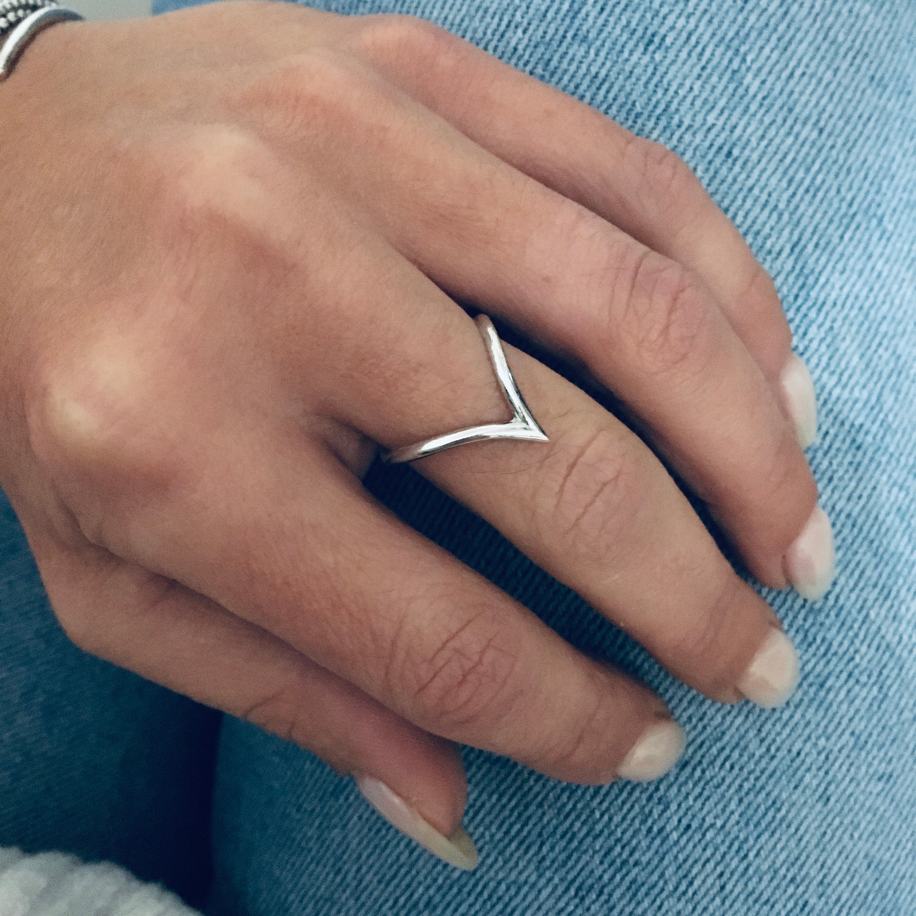 Anello vittoria in argento 925 di Rabiosajewels. ring.basic ring. versione silver