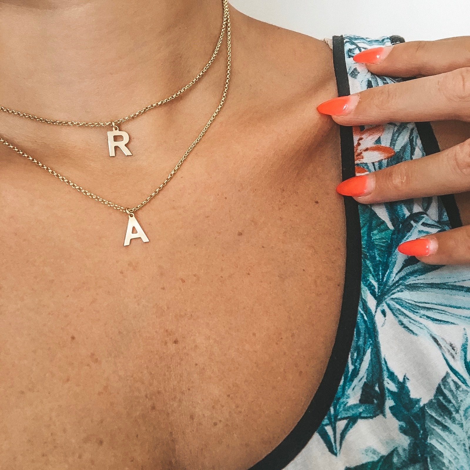 collana lettering. collana iniziale. charms lettera. gold. rabiosajewels (4384063750207)