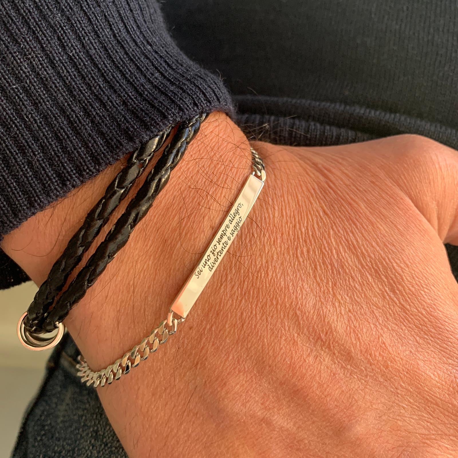 rabiosaJewels. bracciale uomo slim con targhetta personalizzabile. argento925. foto indossato.